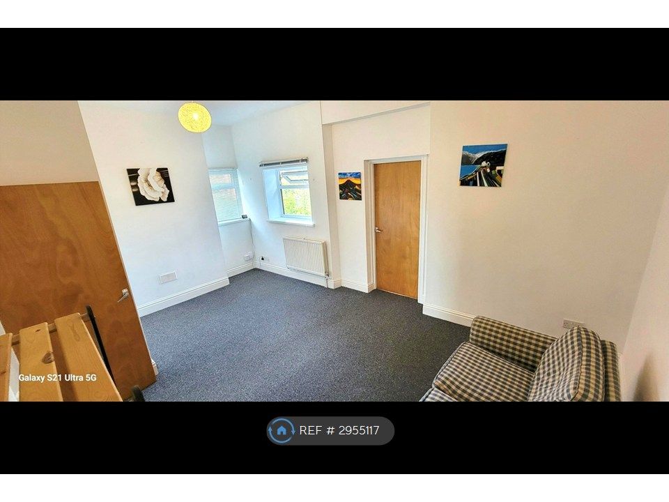 Property photo 2 of 10 Lounge