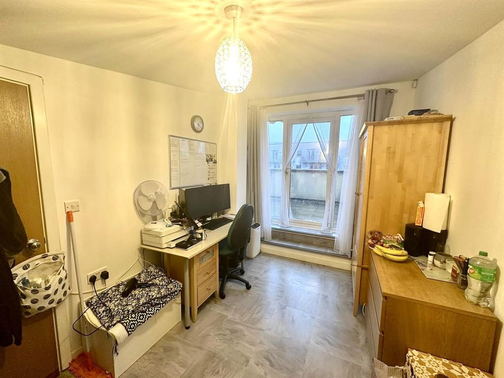 Property photo 3 of 11 4Bf51Db5-B914-48B4-B94E-9E930388c7c2.Jpg