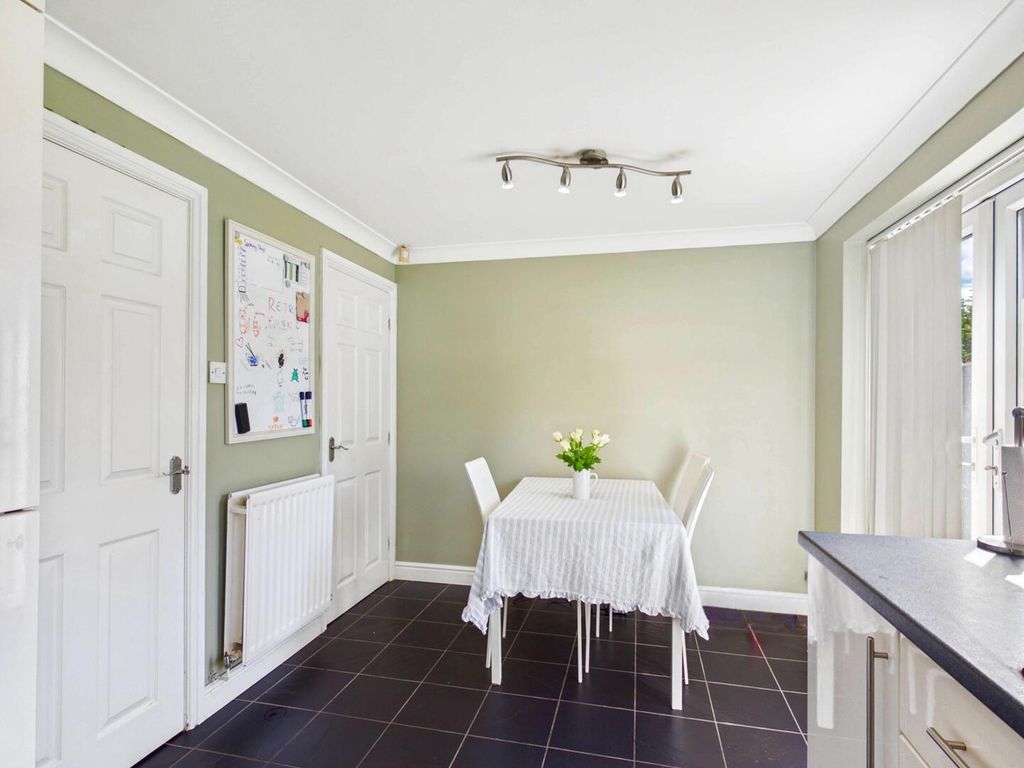 Property photo 2 of 11 Dining Room