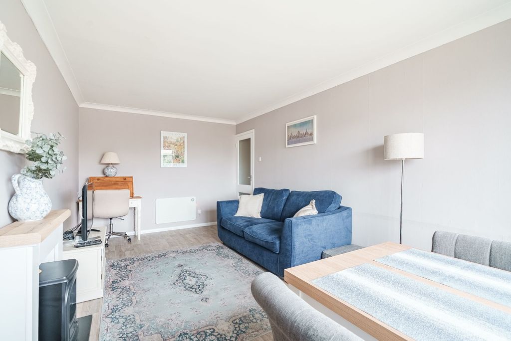 Property photo 2 of 22 4889353