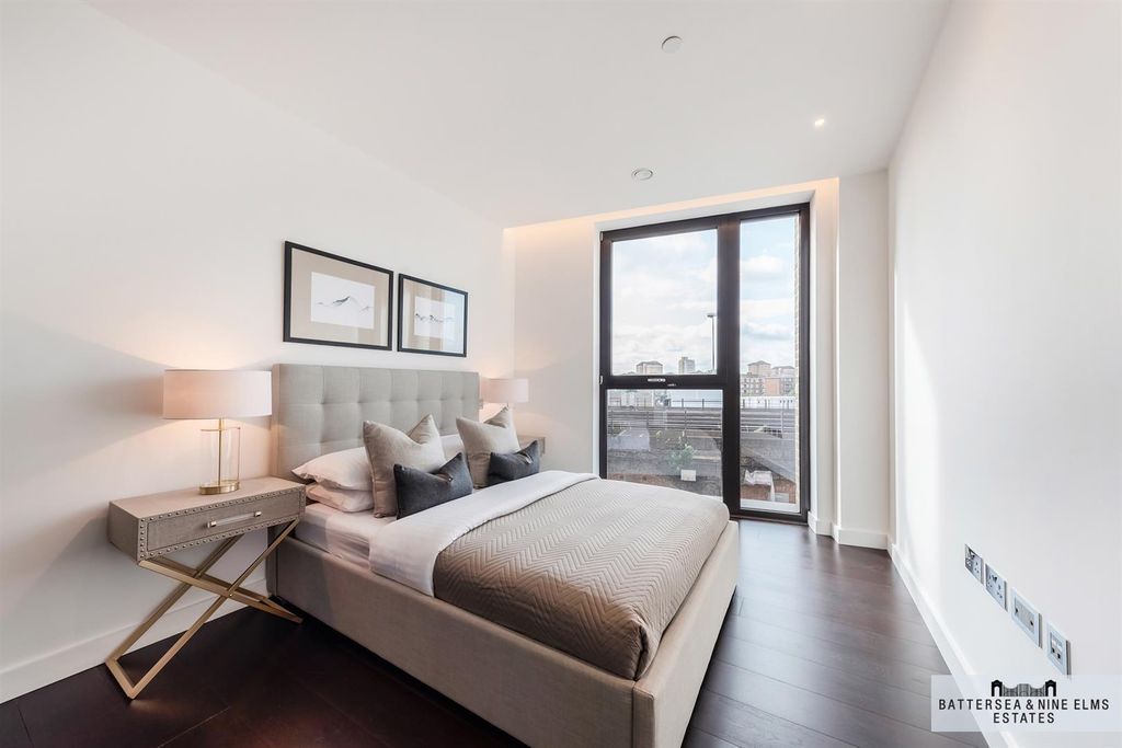 Property photo 3 of 21