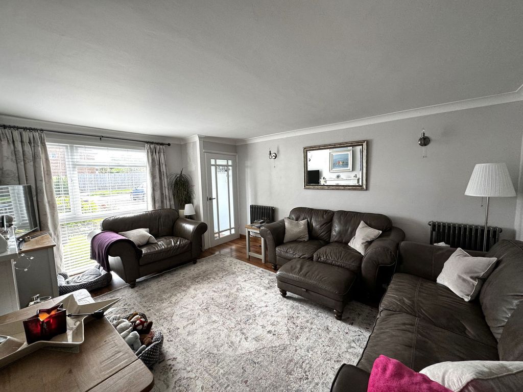Property photo 3 of 16