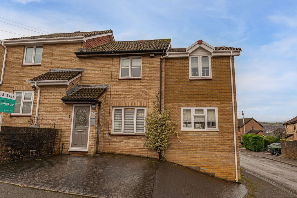 Property photo 1 of 33