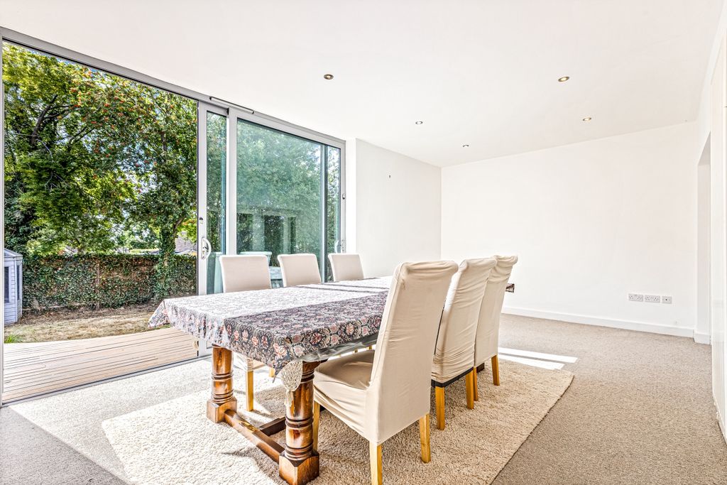 Property photo 3 of 16 Dining Room