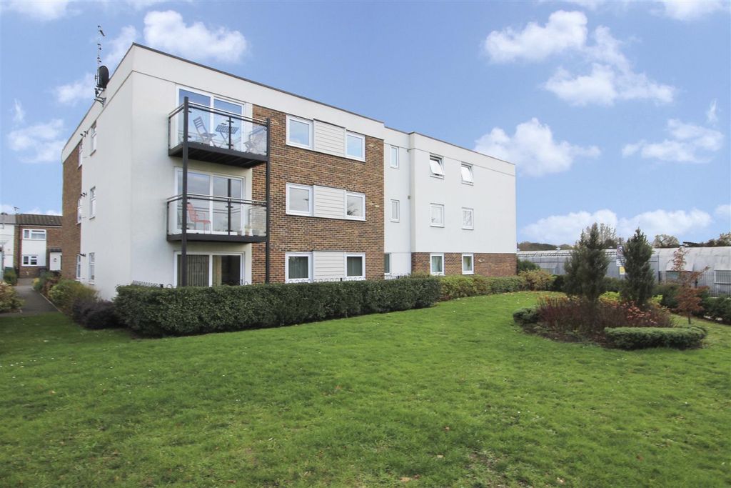 Property photo 1 of 10 External