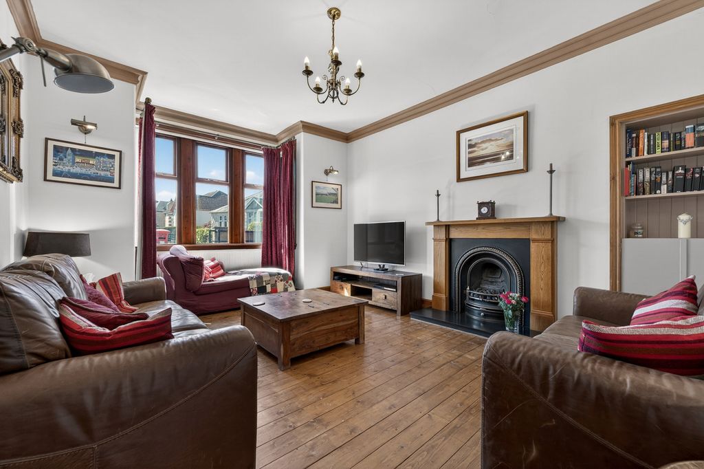 Property photo 2 of 48
