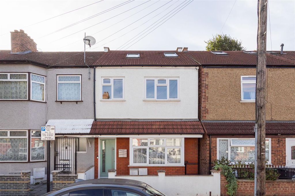 Property photo 1 of 36 Bowdon Road, E17