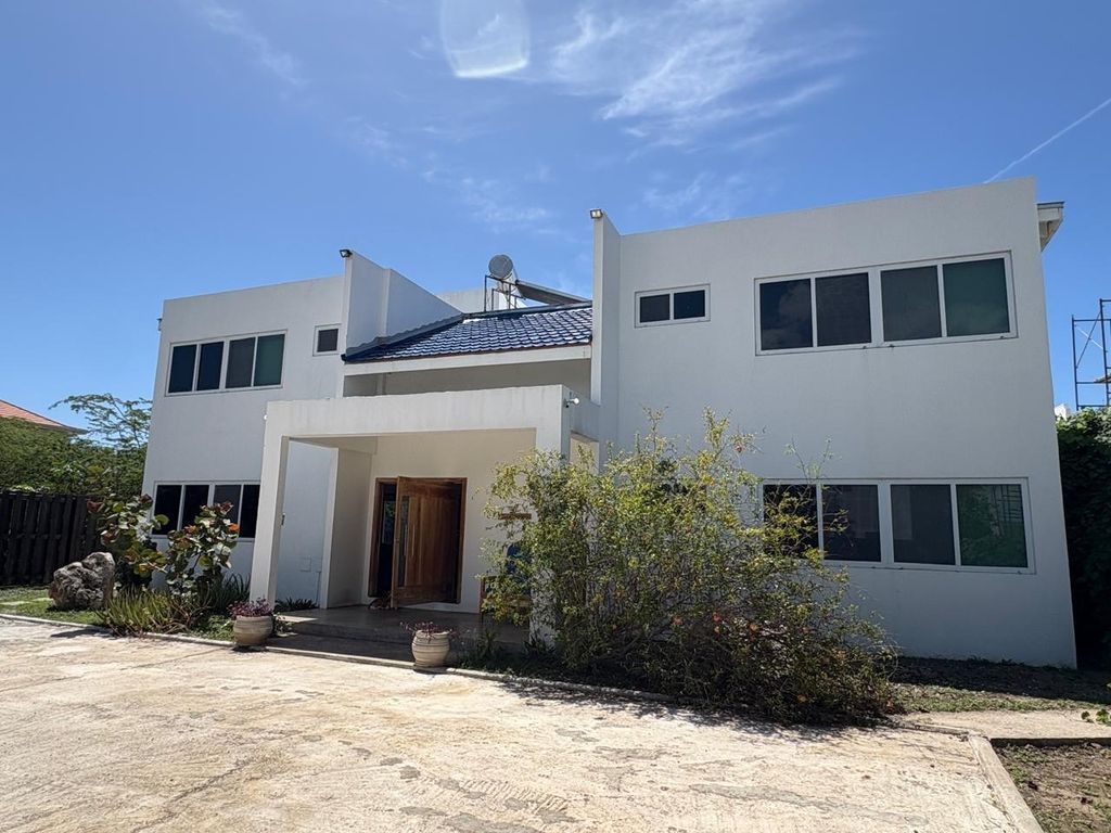 Property photo 2 of 30