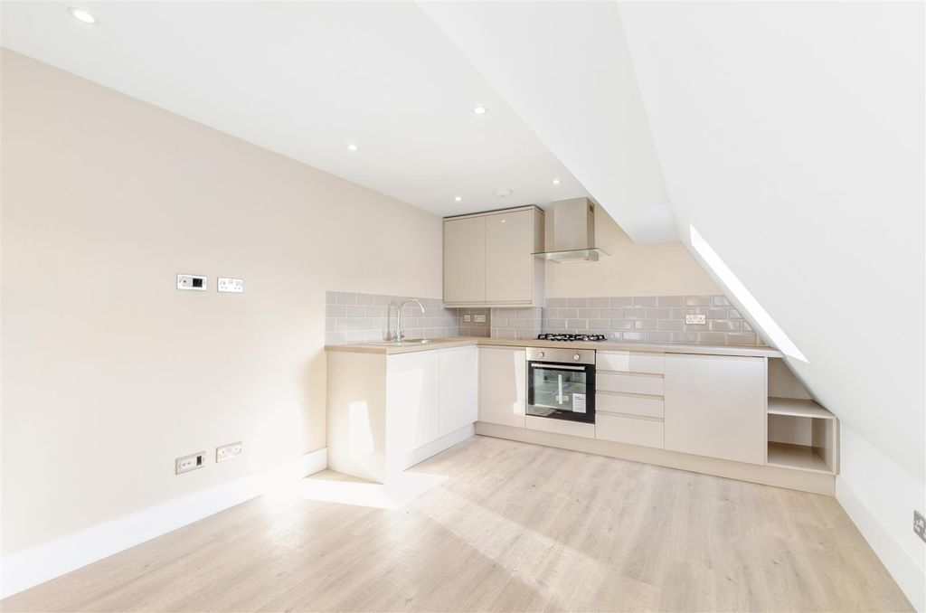 Property photo 2 of 8 Flat 7-1.Jpg