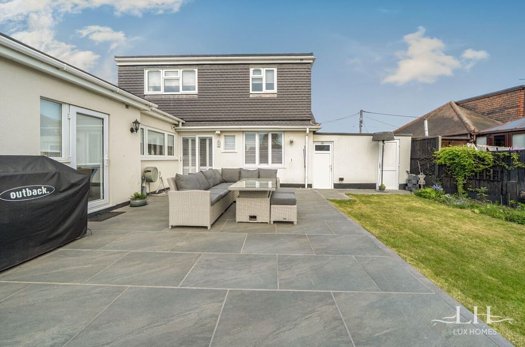 Property photo 3 of 21