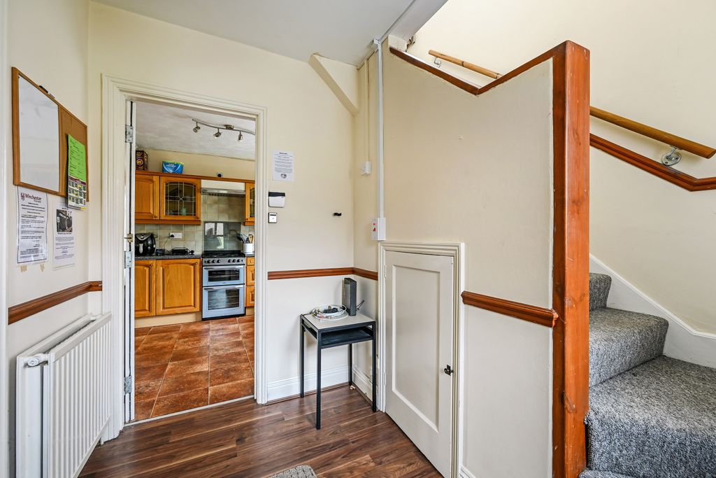 Property photo 2 of 20 Ph8_6292672