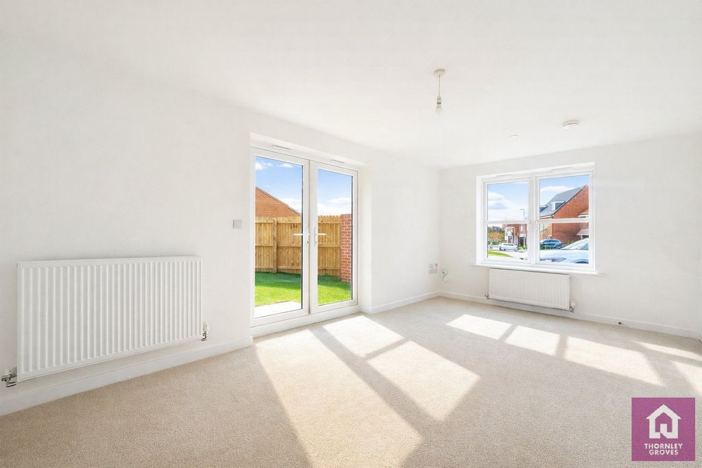 Property photo 2 of 22 Picture No. 27