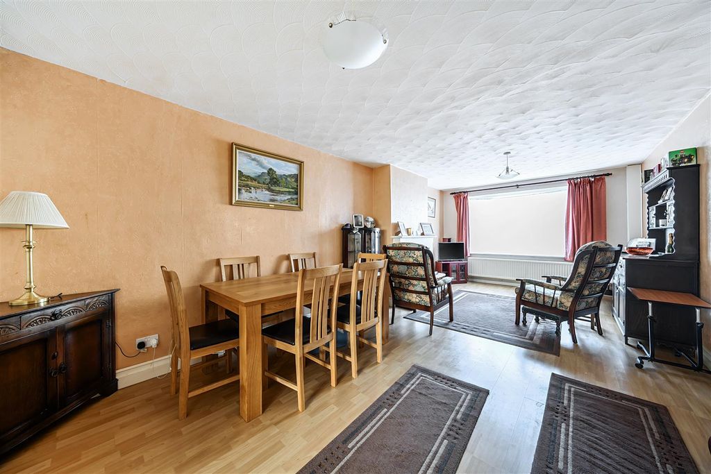 Property photo 3 of 17 1389044-12-693Ad9B5c0378.Jpg