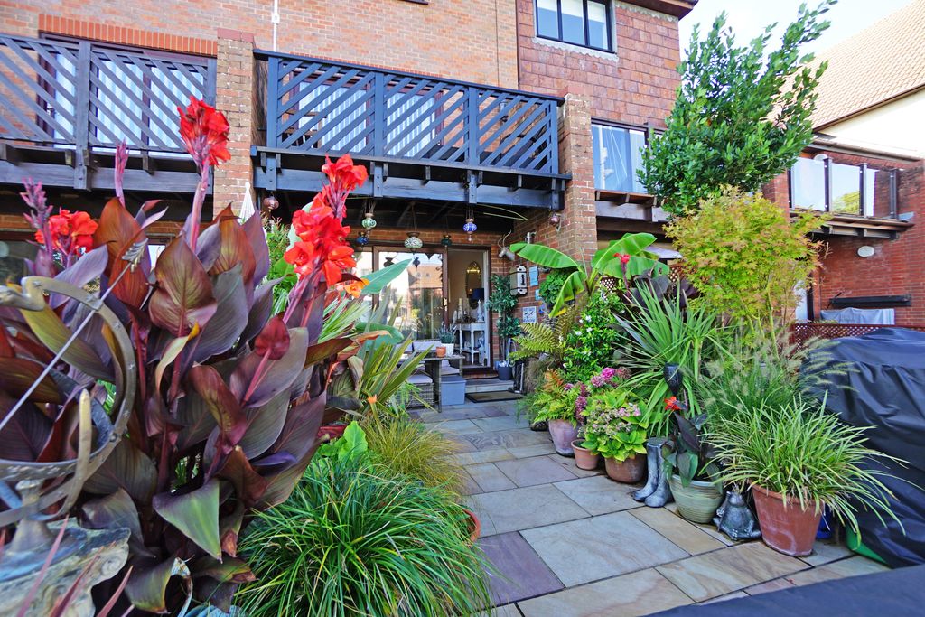 Additional image 17 of 5 bed terraced house for saleSennen Place, Port Solent, Portsmouth PO6