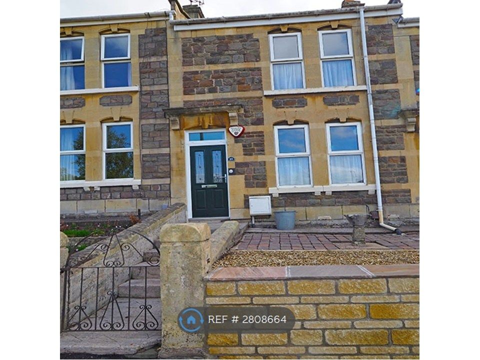 Property photo 1 of 14 Outside Front - Close To Bus Stops