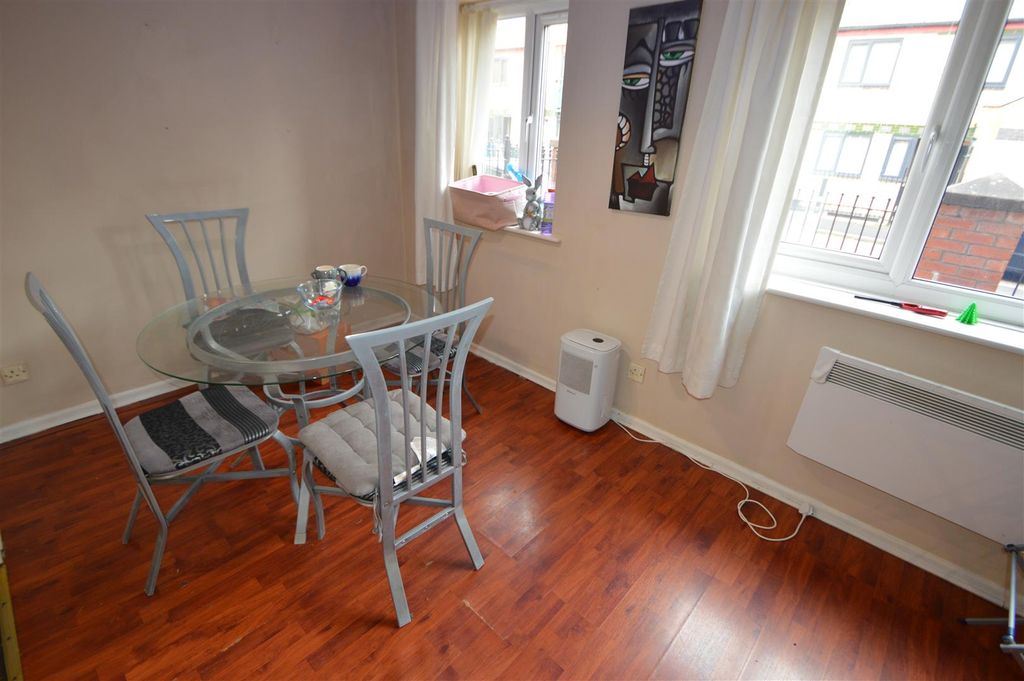 Property photo 3 of 6