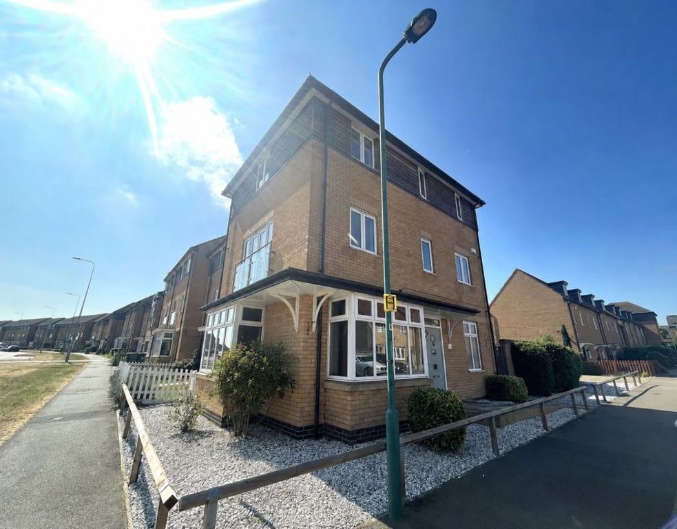 Property photo 2 of 35