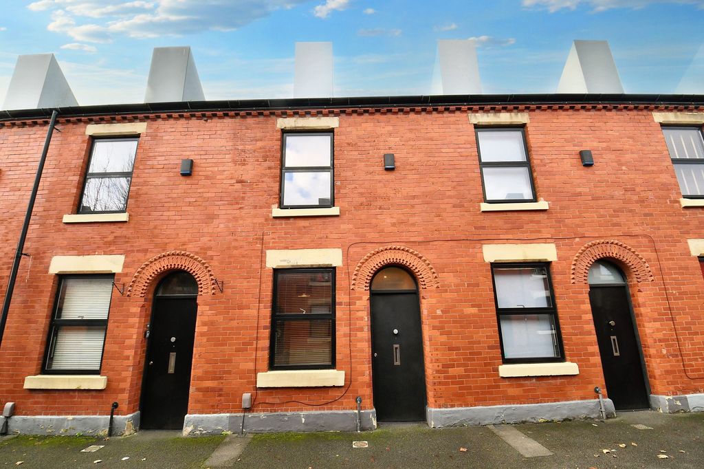 Property photo 2 of 12