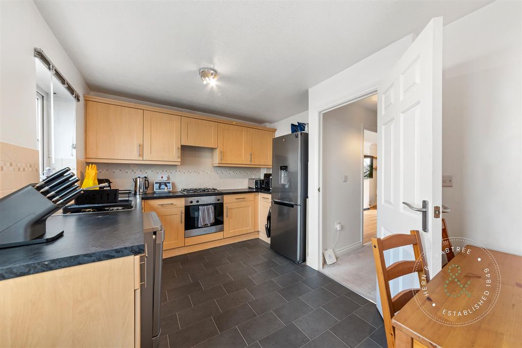 Property photo 3 of 29 Heol-Dewi-Sant-09.Png