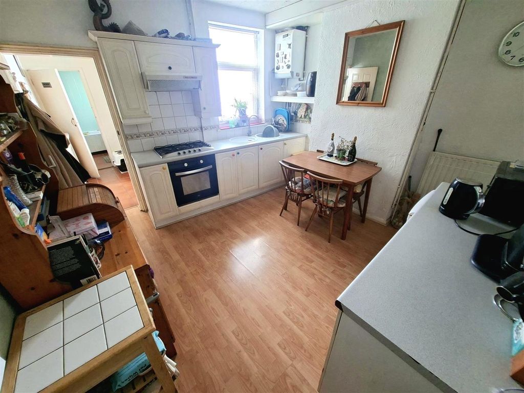 Property photo 3 of 10 Kitchen/Diner