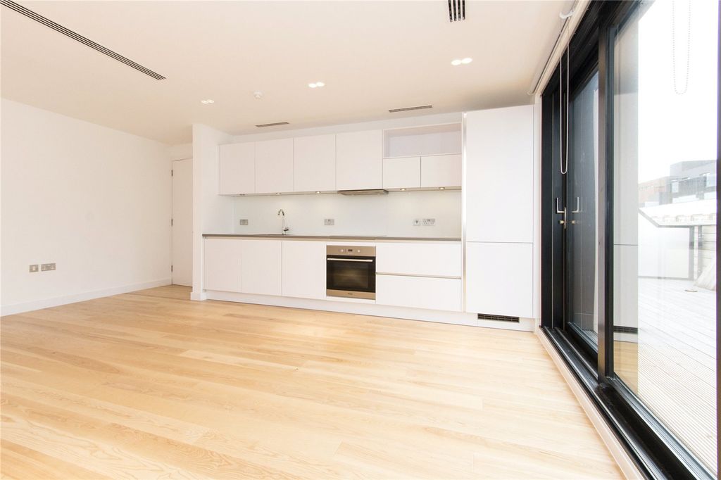 Property photo 3 of 13 Reception/ Kitchen