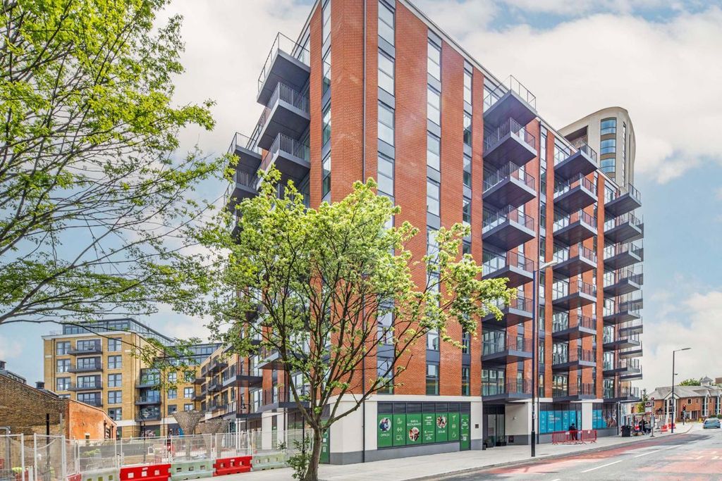 Property photo 1 of 5