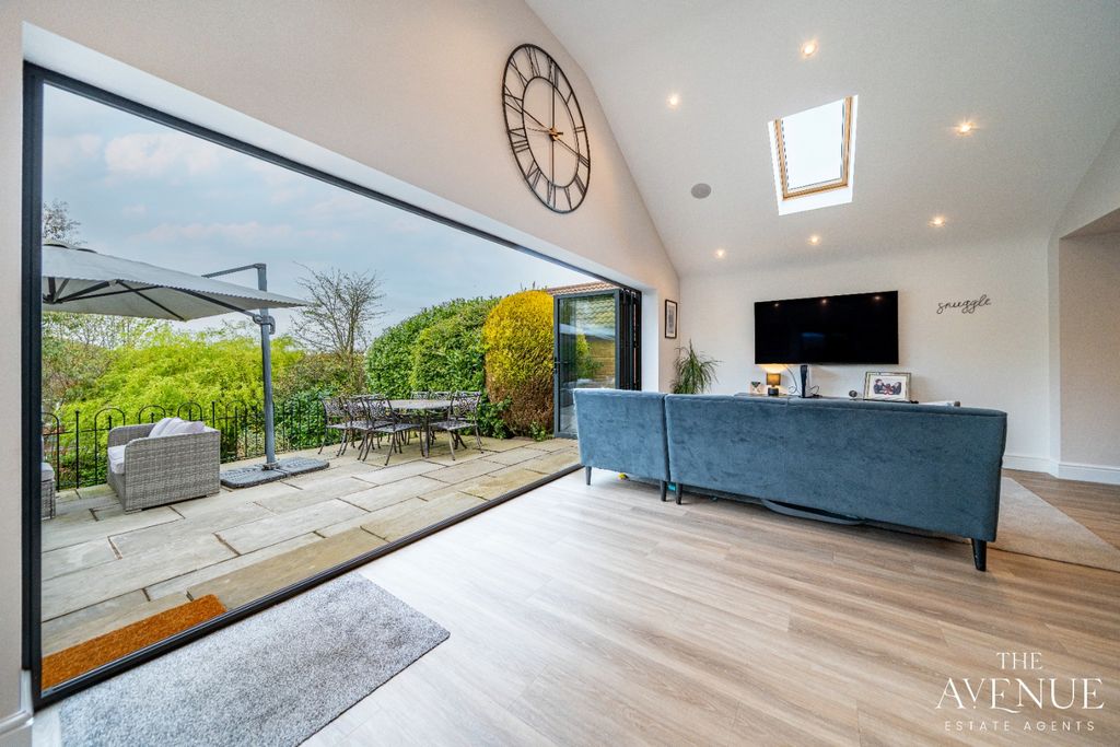 Property photo 3 of 55 4087468