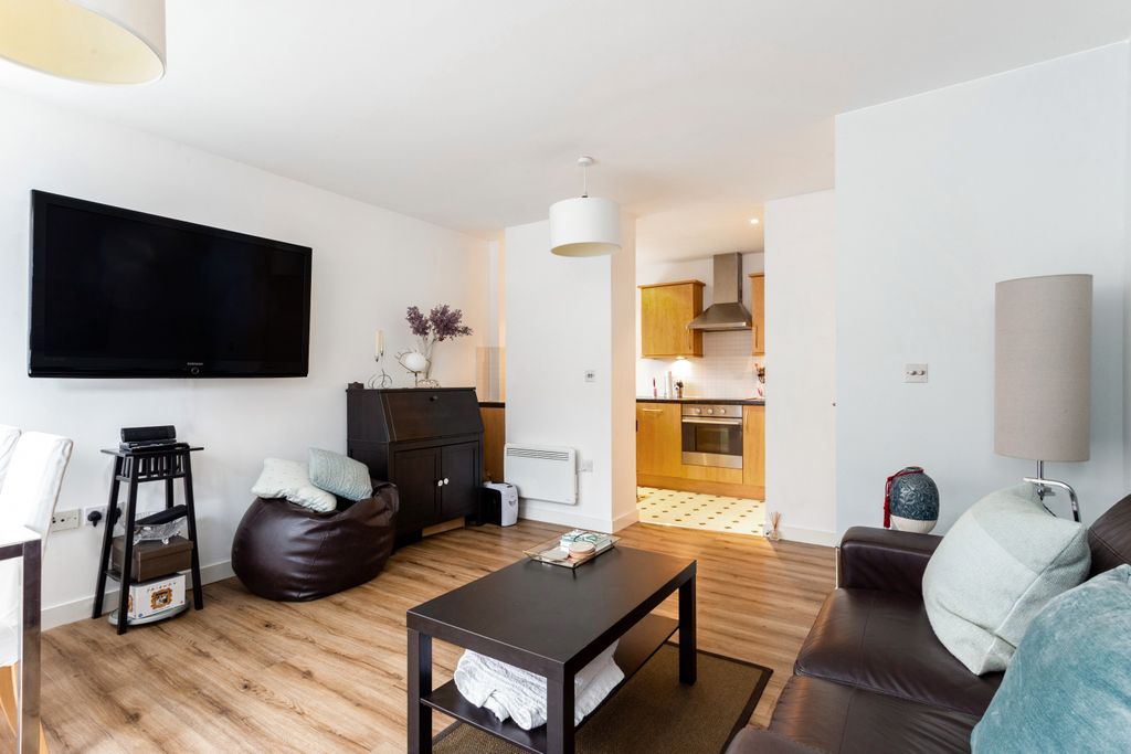 Property photo 3 of 11