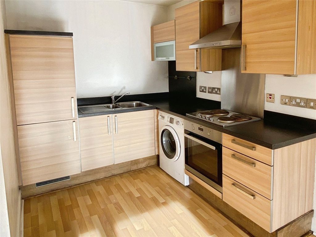 Property photo 3 of 8 Picture No. 16