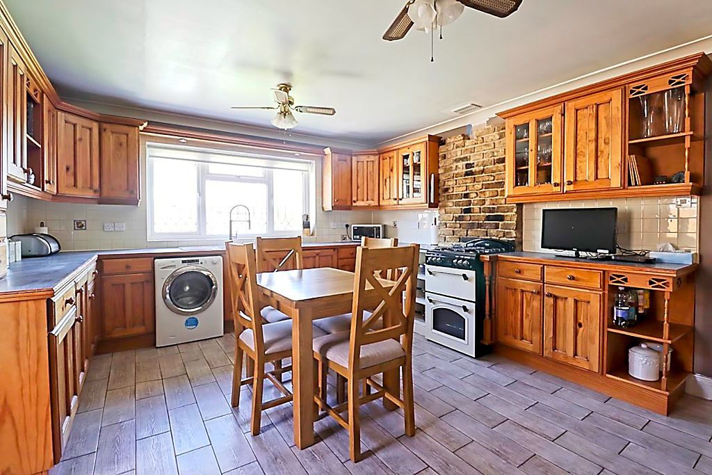 Property photo 2 of 15 Kitchen / Diner