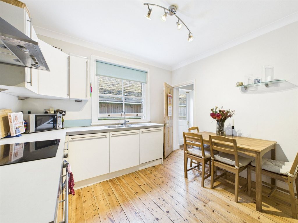 Property photo 3 of 7 Picture No. 27