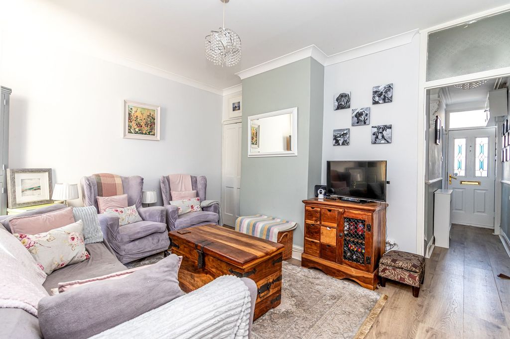 Property photo 3 of 18