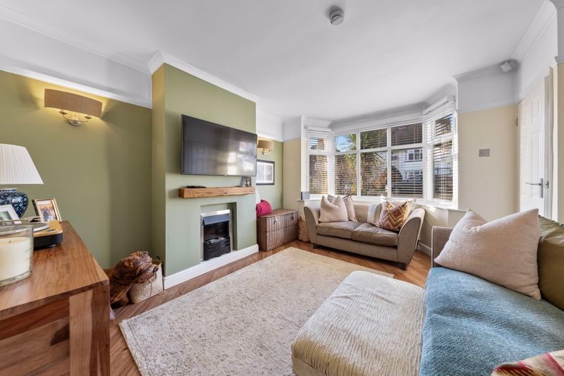 Property photo 3 of 25 Living-Room