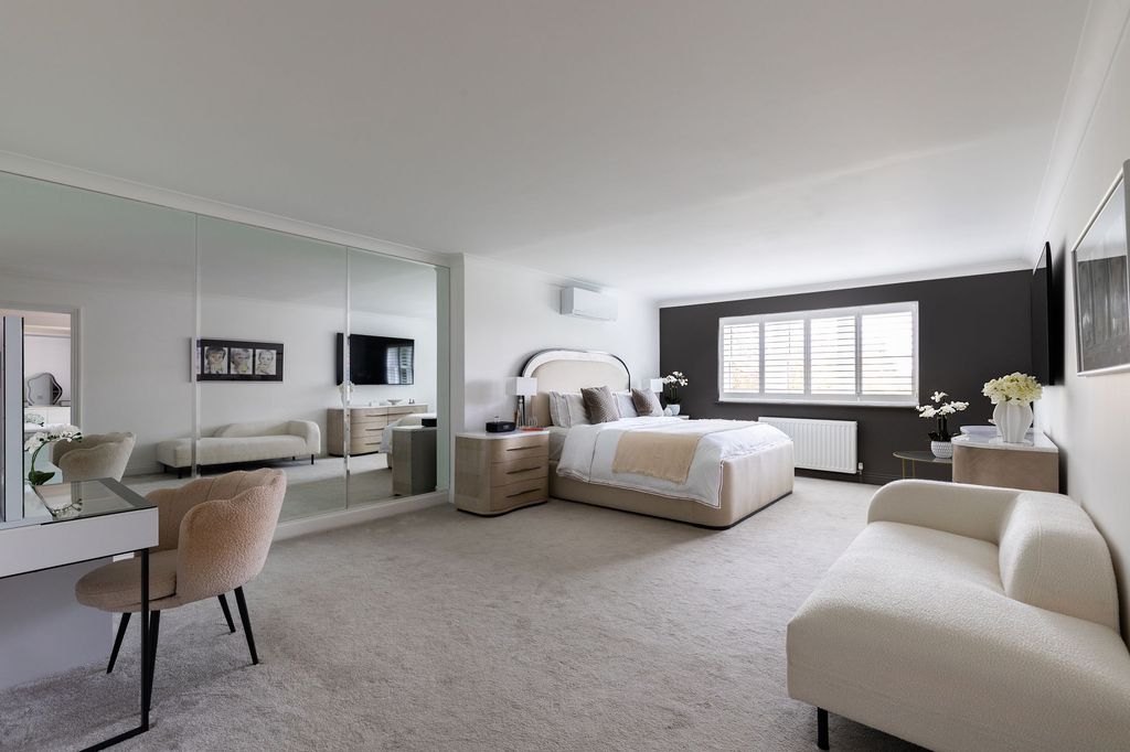 Property photo 3 of 47