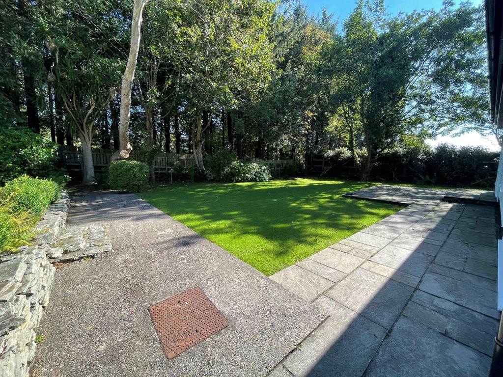 Property photo 3 of 34