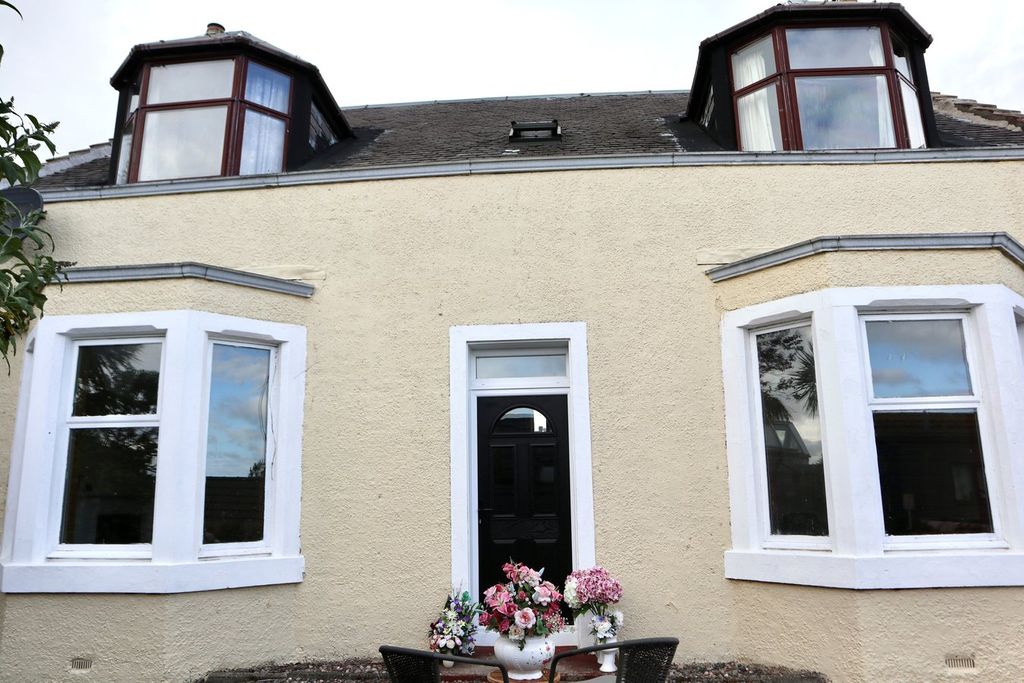 Property photo 2 of 26
