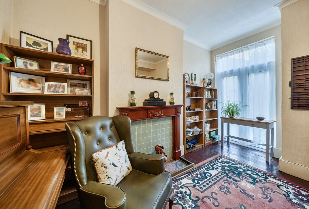 Property photo 3 of 21 1341664-15-689E12...