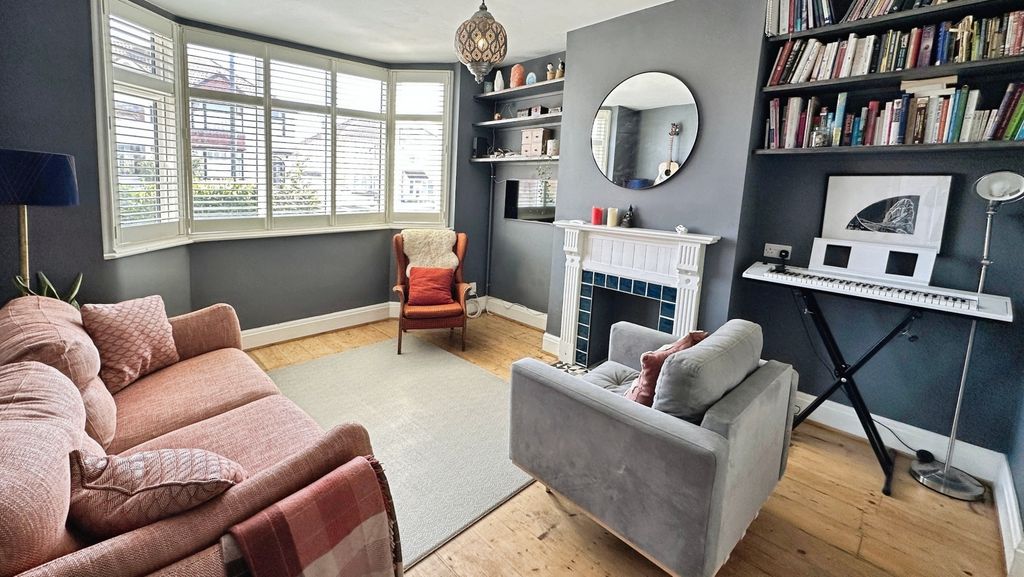 Property photo 3 of 31 Pbox-Img.Jpg