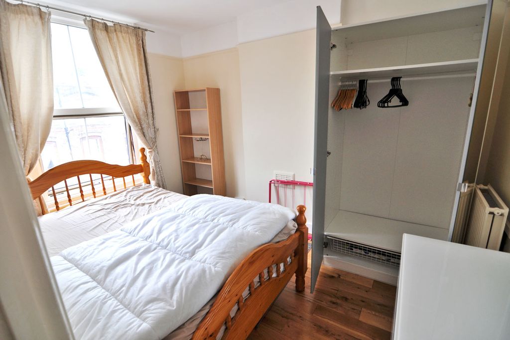 Property photo 3 of 5 Gallery