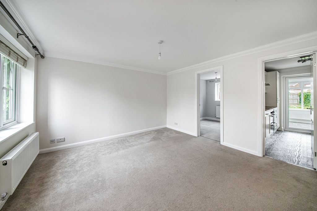 Property photo 3 of 21