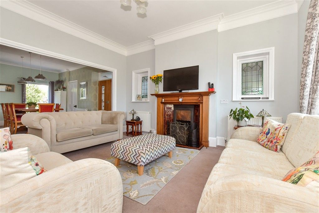 Property photo 1 of 16 Sitting Area