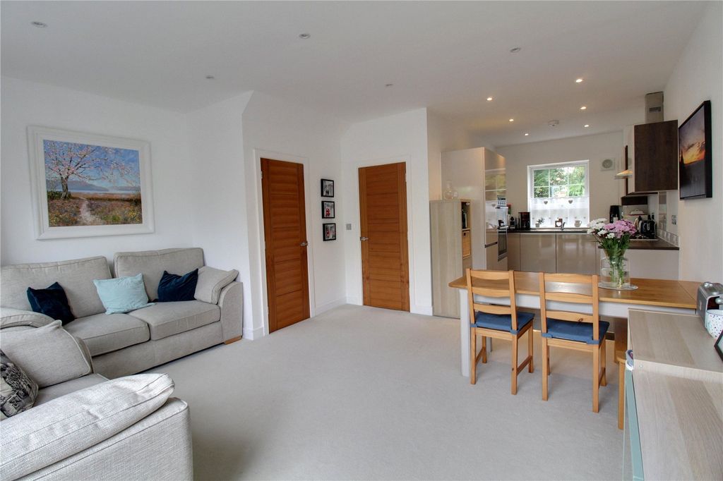Property photo 3 of 15 Picture No. 02