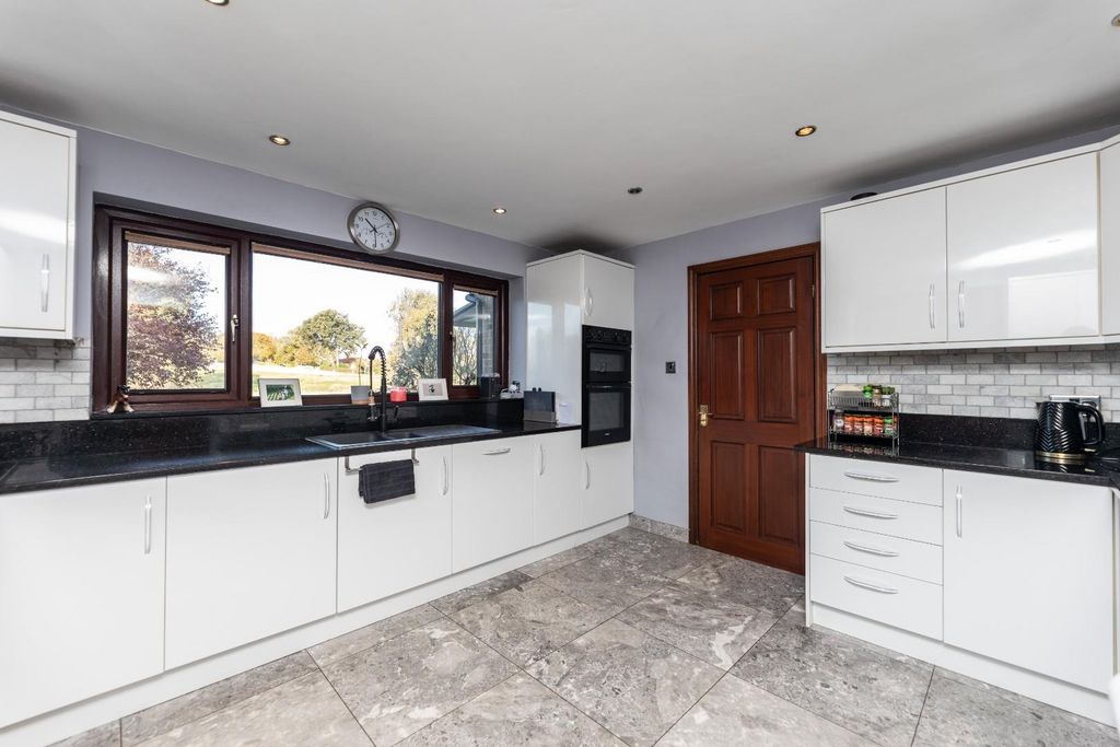 Property photo 2 of 32 5C5A8066.Jpg