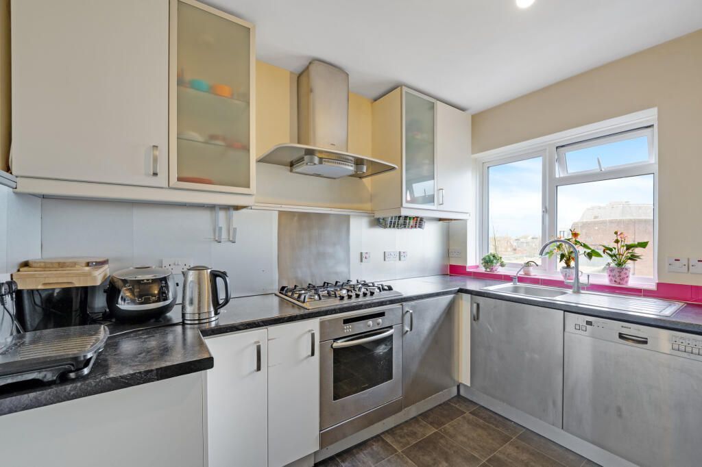 Property photo 3 of 12 Kitchen