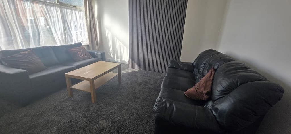 Property photo 2 of 11 Jpeg