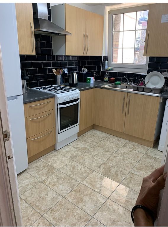 Property photo 1 of 4 Kitchen