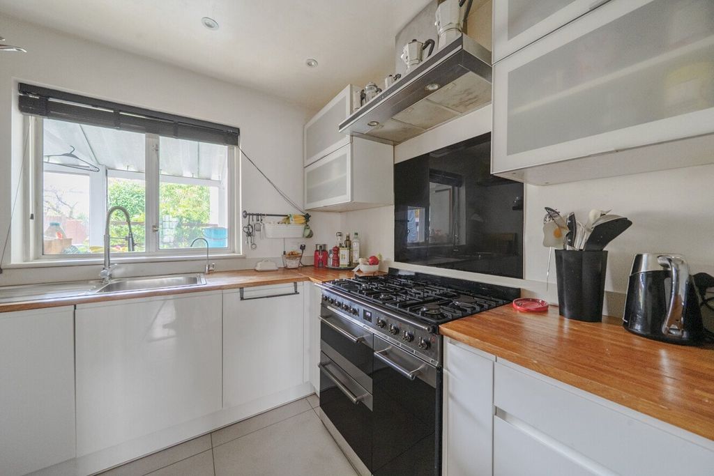 Property photo 3 of 11 Picture No. 15