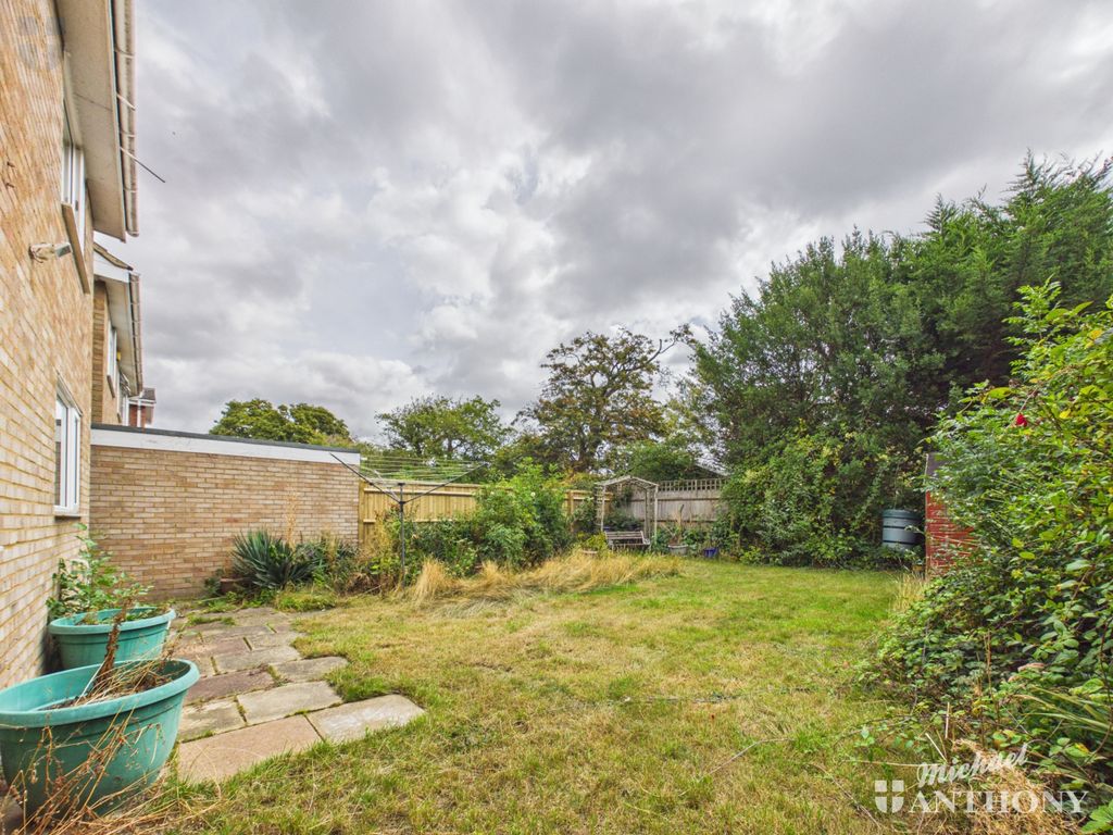 Property photo 3 of 16 Cam03852G0-Pr0775-Still013