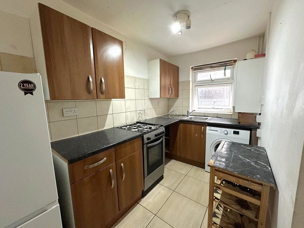 Property photo 3 of 8 Picture No. 17