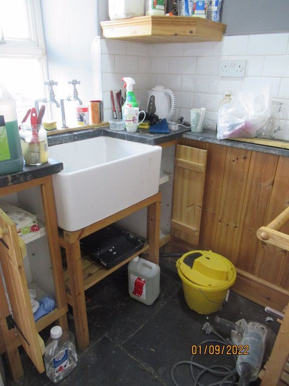 Property photo 3 of 21 Scullery